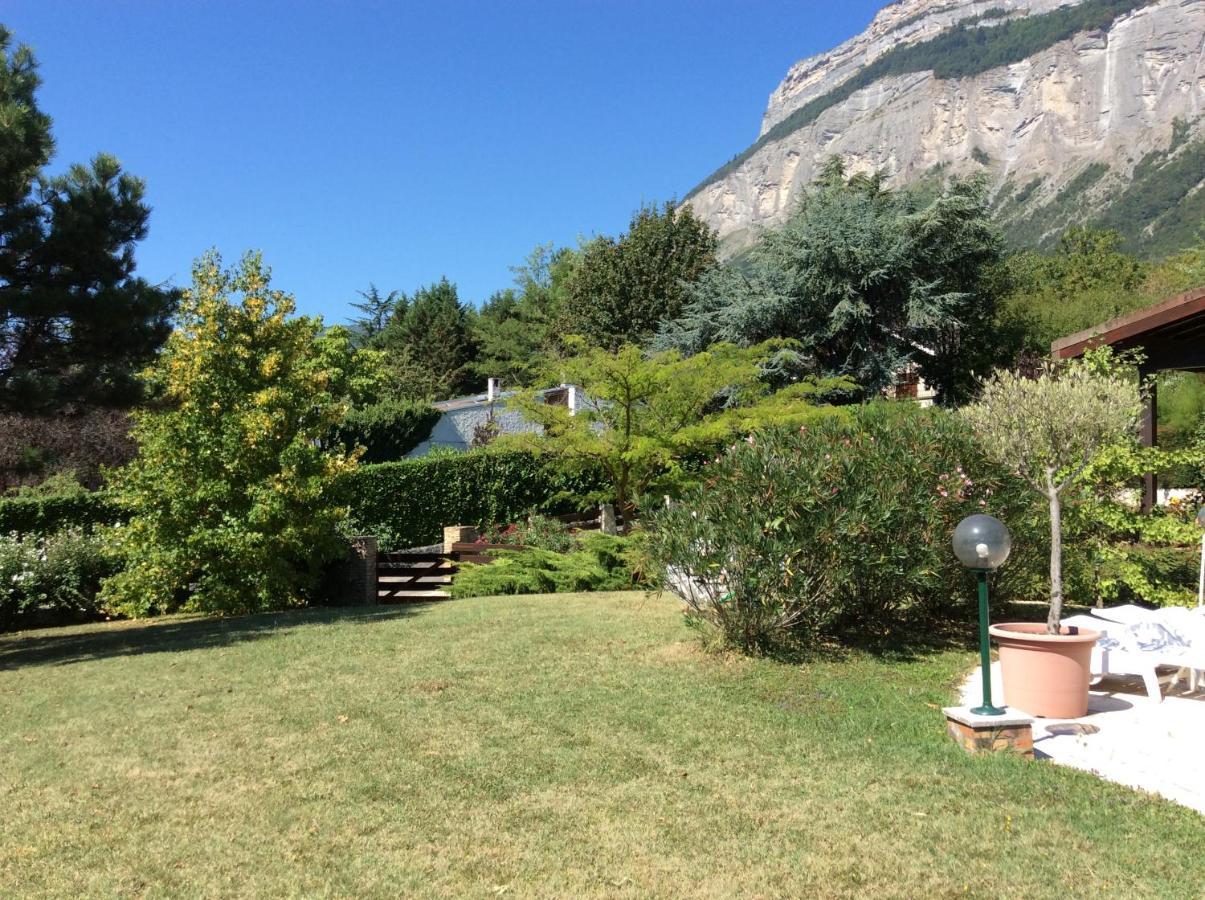 Villa Avec Vue Biviers 外观 照片